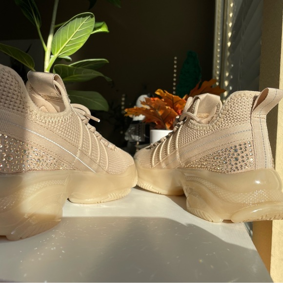 Mad Love Women's Mandy
Sneakers - Beige 7.5 - Picture 2 of 8